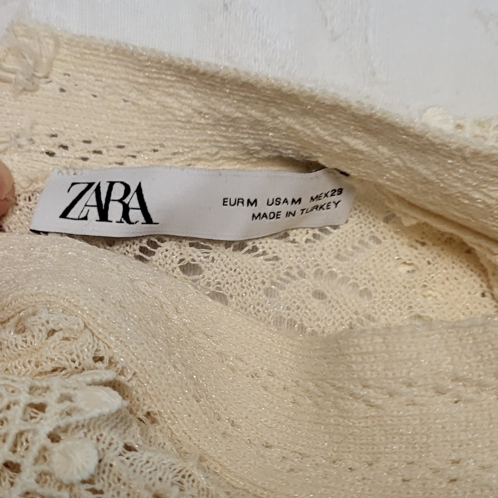 Elegant Cream Lace Blouse - Picture 5 of 12